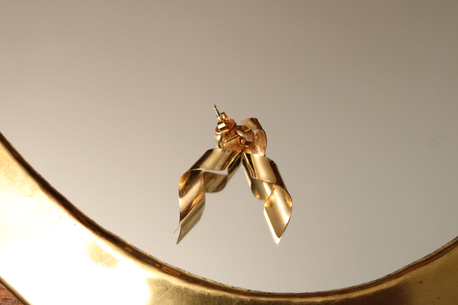 Vintage Gold Ribbon Earrings | Solid Vintage Gold Earrings dunia simunovic jewelry