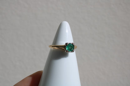 Art Deco Vintage Ring 14k Solid Gold with Colombian Emerald set in Platinum Prongs