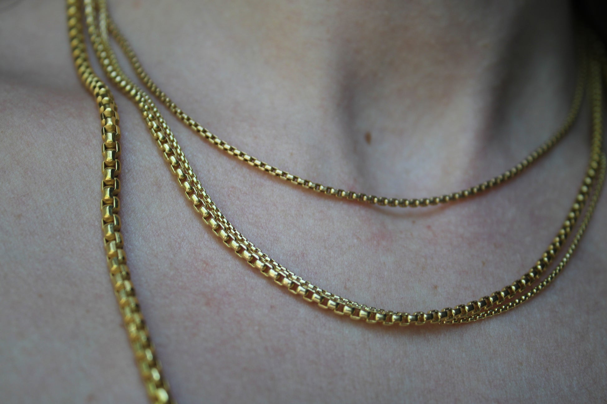 This listing is for the most miniature box chain I carry. Find other sizes here: 1.8mm, 2.6mm, 3.8mm  Details:  - process: I think the box chain is an excellent choice for wearing alone, layering, or with any charm - large or small - materials: 14k yellow gold; sturdy lobster clasp - dimensions: 1.4mm links, 18" chain length - all measurements are approximate